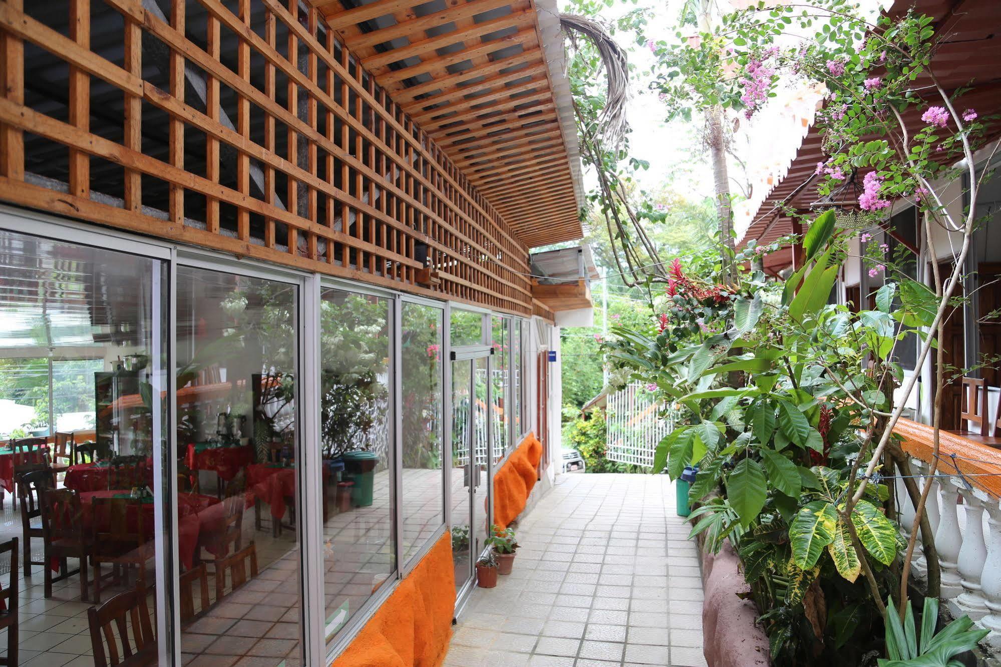 Hotel Coco Beach Manuel Antonio Exterior foto